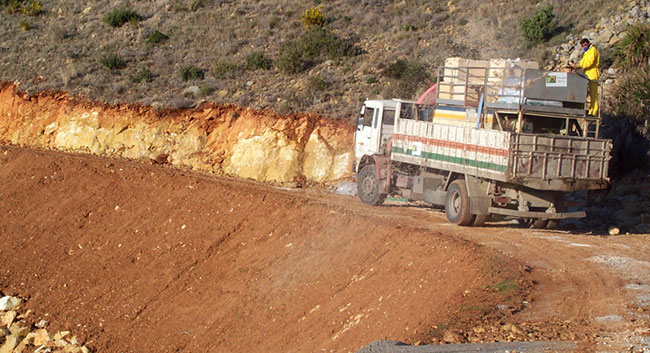 Mejora de terraplenes en pista forestal